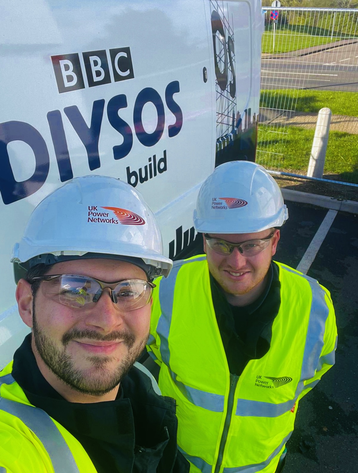 Essex Power Workers Join ‘diy Sos The Big Build’ Transformation Essex Tv